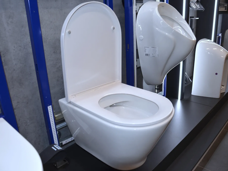 Унітаз підвісний з кришкою без обідка Imprese LEDNICE c06807900 91945 фото